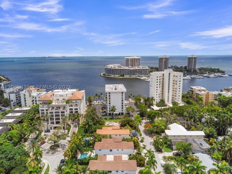 Alquiler de apartamento en 1600 South Bayshore Lane 4C