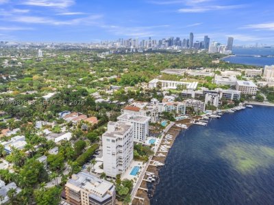 Aluguel de apartamento no 1600 South Bayshore Lane 4C