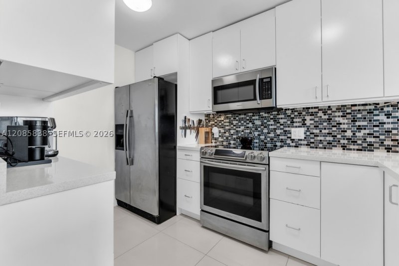 Alquiler de apartamento en 1600 South Bayshore Lane 4C
