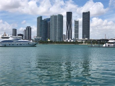 900 Biscayne Apt #3502