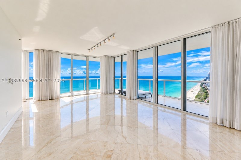 Apartment for rent at Akoya 3403