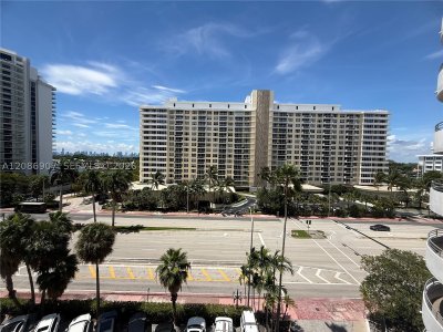 Aluguel de apartamento no Oceanside Plaza 7Z