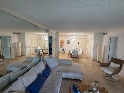 Aluguel de apartamento no Oceanside Plaza 7Z