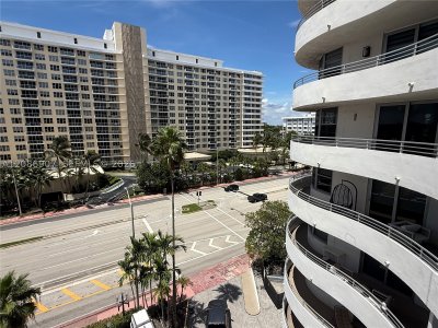 Aluguel de apartamento no Oceanside Plaza 7Z