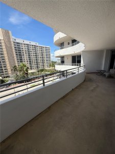 Aluguel de apartamento no Oceanside Plaza 7Z