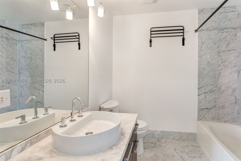 Condo for sale at Vizcayne South Tower 630