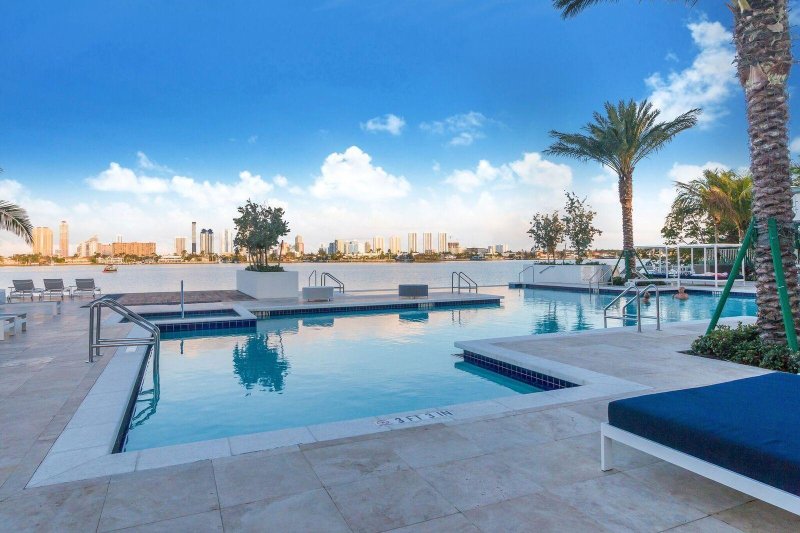 Condo for sale at Marina Palms Yacht Club 1903