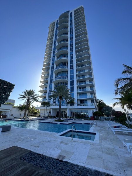 Condo for sale at Marina Palms Yacht Club 1903