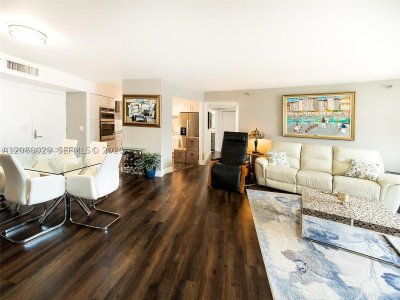 Aluguel de apartamento no Mystic Pointe 400 1607