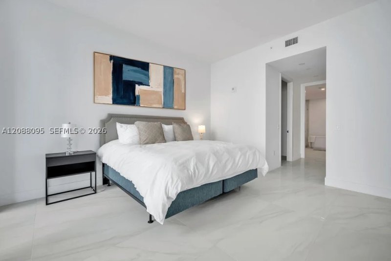 Condo for sale at Aurora 1003