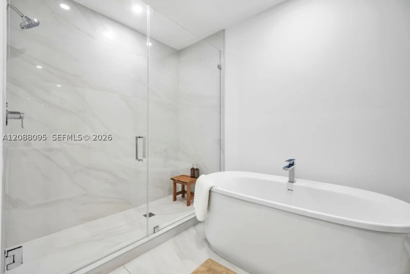 Condo for sale at Aurora 1003