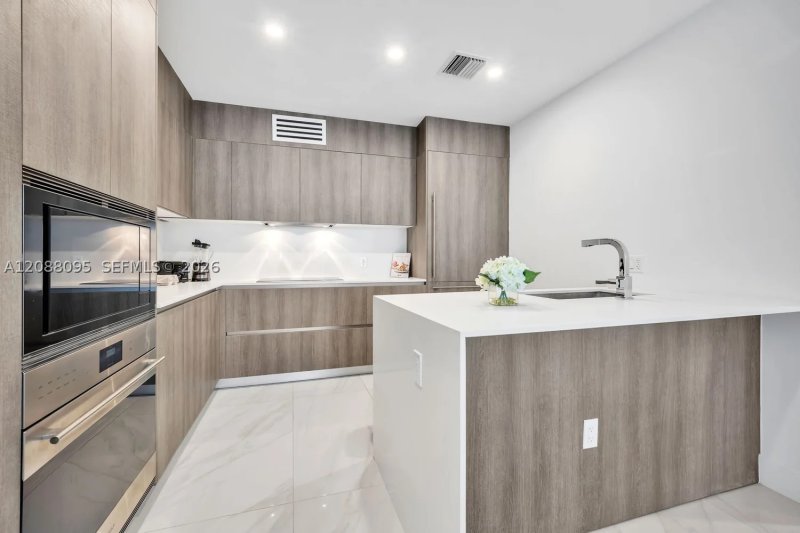 Condo for sale at Aurora 1003