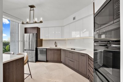 Comprar apartamento no Ocean Three 606