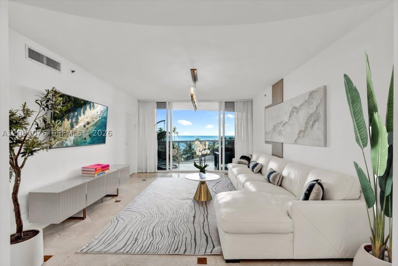 Comprar apartamento no Ocean Three 606