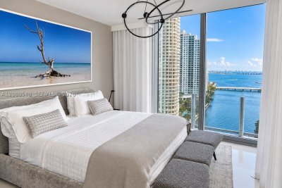 Comprar apartamento no Aston Martin Residences 1605W