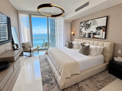 Comprar apartamento no Aston Martin Residences 1605W