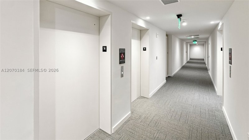 Condo for sale at One Park Tower by Turnberry 1402