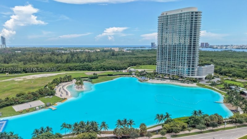 Condo for sale at One Park Tower by Turnberry 1402