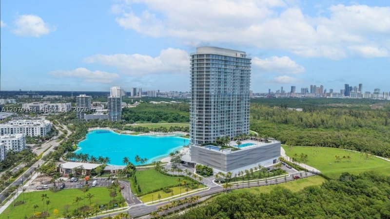Condo for sale at One Park Tower by Turnberry 1402