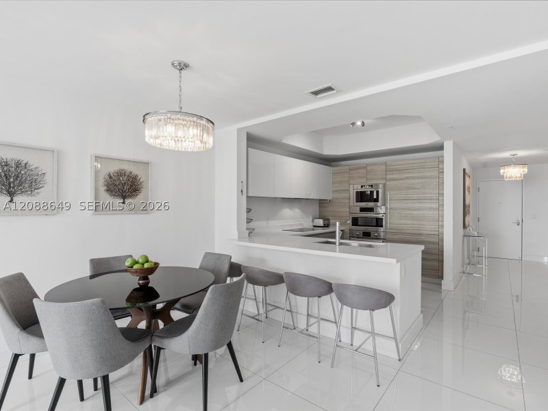 Comprar apartamento en Parque Towers at St. Tropez 4-2506