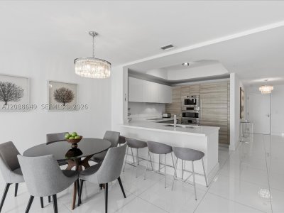 Comprar apartamento en Parque Towers at St. Tropez 4-2506