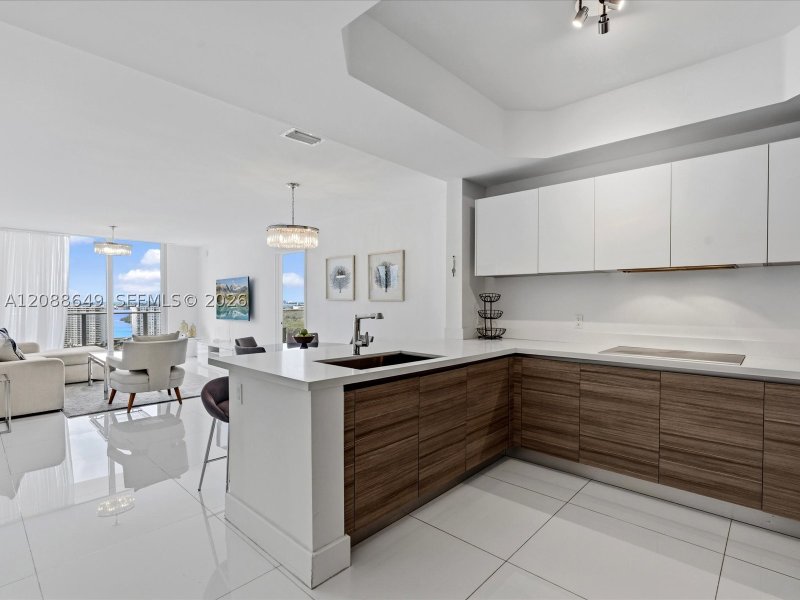 Comprar apartamento en Parque Towers at St. Tropez 4-2506