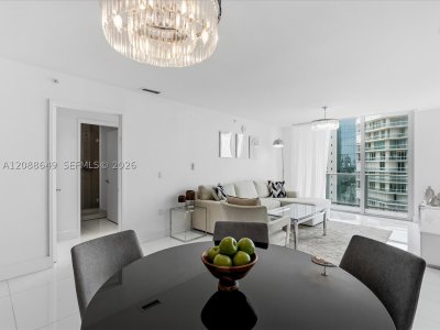 Comprar apartamento en Parque Towers at St. Tropez 4-2506