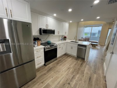 Lofts at Mayfair Apt #141