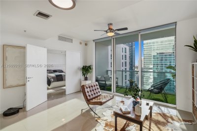 Comprar apartamento no Aston Martin Residences T-3509
