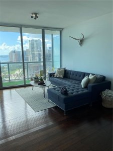 Aluguel de apartamento no Marina Blue 3302
