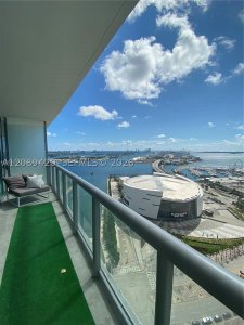 Aluguel de apartamento no Marina Blue 3302