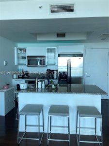 Aluguel de apartamento no Marina Blue 3302