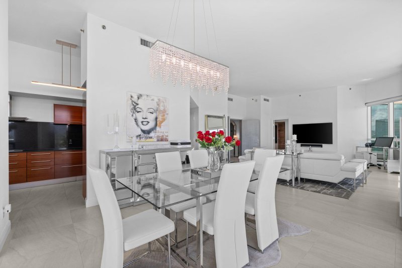 Condo for sale at Las Olas Beach Club 607