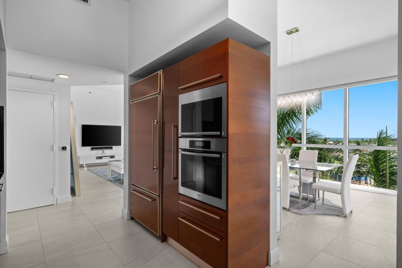 Condo for sale at Las Olas Beach Club 607