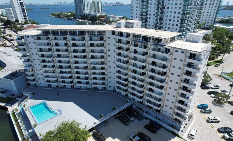 Comprar apartamento en Bayshore Yacht Tennis Club 616
