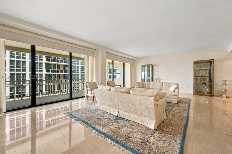 Condo for sale at Kenilworth 1704