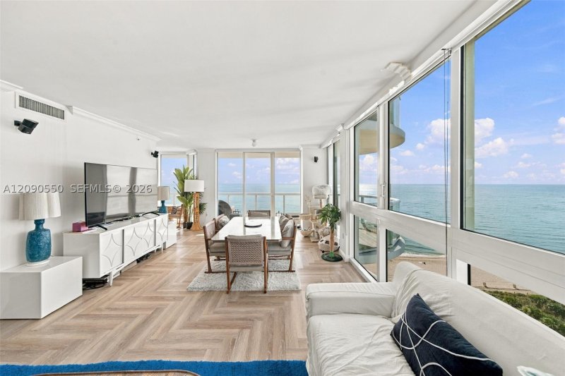 Comprar apartamento en Akoya 1103