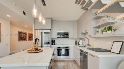 Comprar apartamento no Brickell on the River South 2212