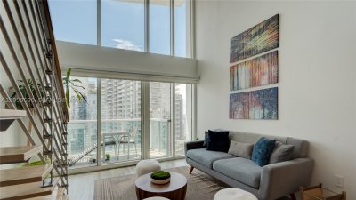 Comprar apartamento no Brickell on the River South 2212