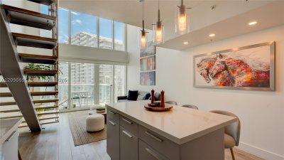 Comprar apartamento no Brickell on the River South 2212