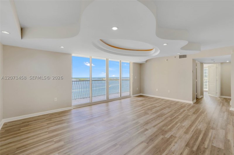 Condo for sale at The Club At Brickell Bay 3001