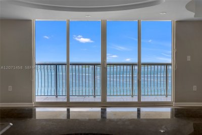 Comprar apartamento no The Club At Brickell Bay 3001