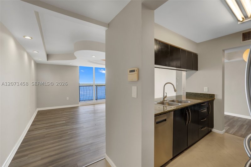 Condo for sale at The Club At Brickell Bay 3001