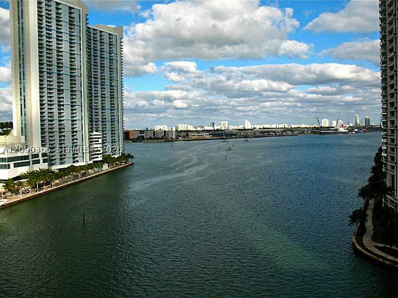 Condo for sale at Icon Brickell Tower I 3002