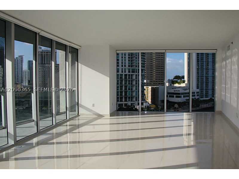 Condo for sale at Icon Brickell Tower I 3002
