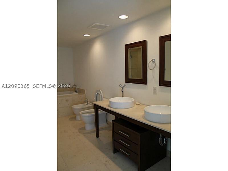 Condo for sale at Icon Brickell Tower I 3002