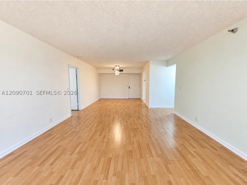Alquiler de apartamento en Parc Central South 608