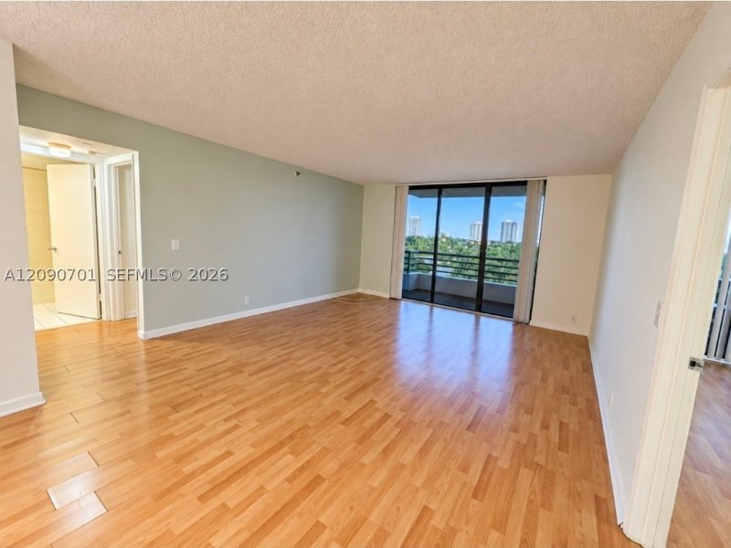 Alquiler de apartamento en Parc Central South 608