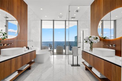 Comprar apartamento en Vita at Grove Isle M301