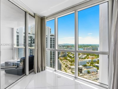 Trump Royale Apt #5303